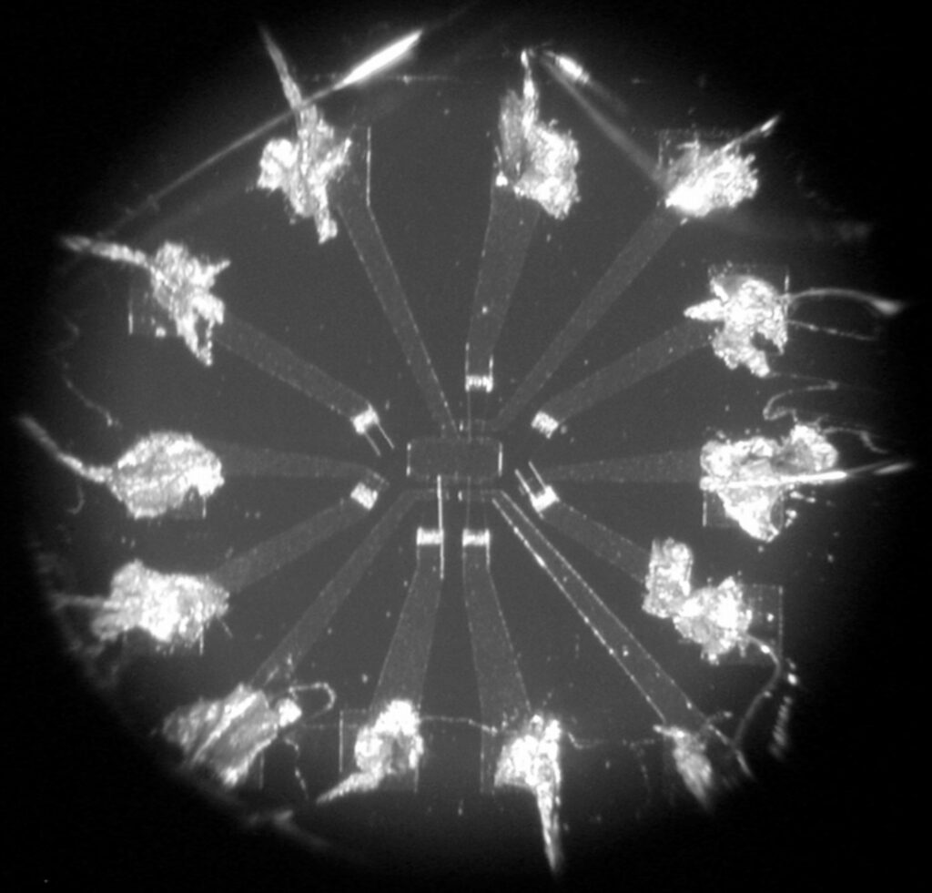 Picture of top of GaAs sample used for counterflow measurements.
